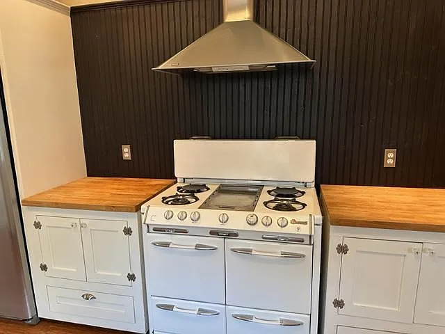 1023 W Gardner St — Photo 16