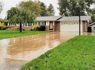 2401 Fountain Ln, Stevensville, MI 49127