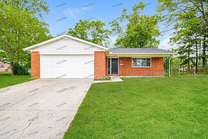 5421 Ivywood Ln — Photo 1
