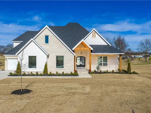 3094 Buck Ave, Tontitown, AR 72762