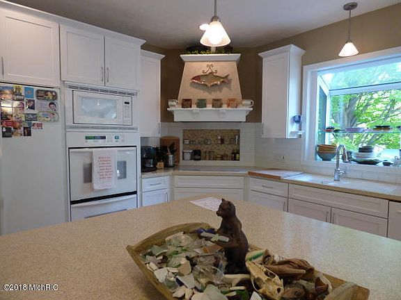 5th image of 7161 Cottage Ln