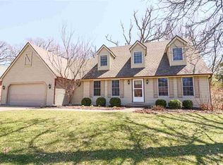 6806 N Aycliffe Dr, Peoria, IL 61614