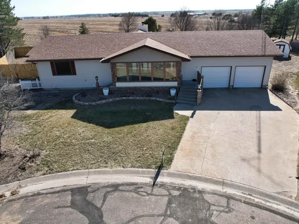 705 Southwood Ct, Quinter, KS 67752