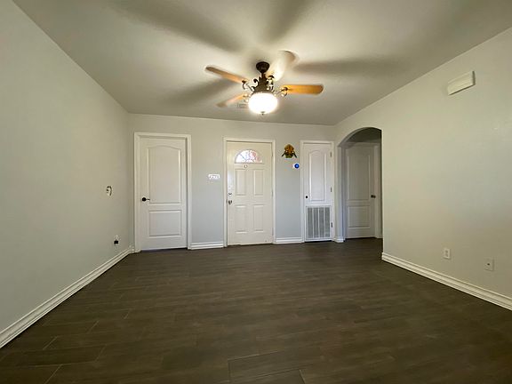 5th image of 3903 Feather St