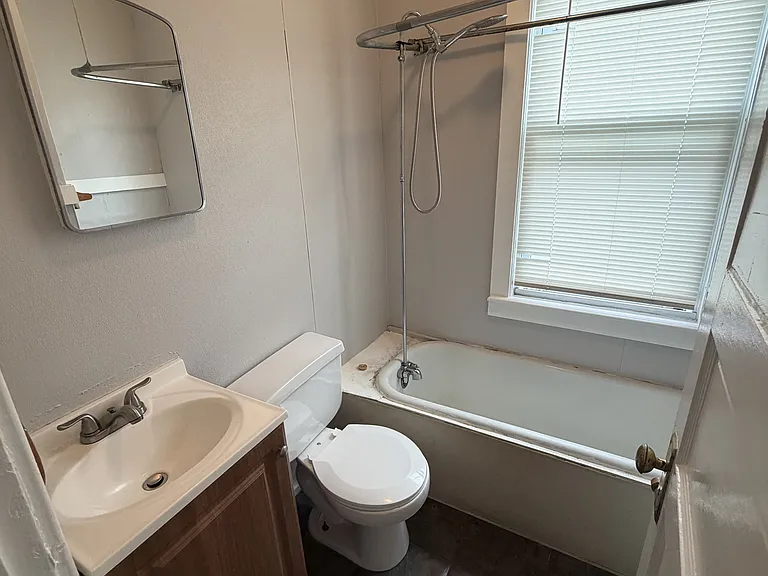 238 Davis St #7 — Photo 3