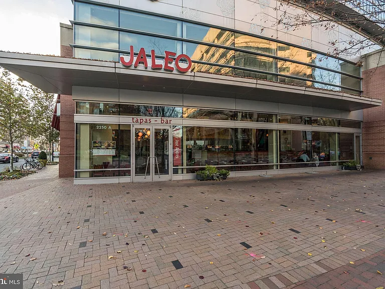 3600 Glebe Rd #202W — Photo 30