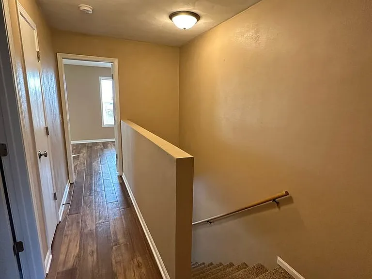 386 Amphitheater Dr — Photo 39