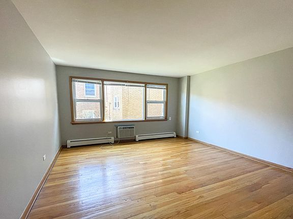 2nd image of 2651 W Summerdale Ave #1