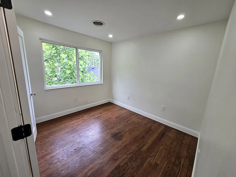 6305 Englewood Ave #4 — Photo 16