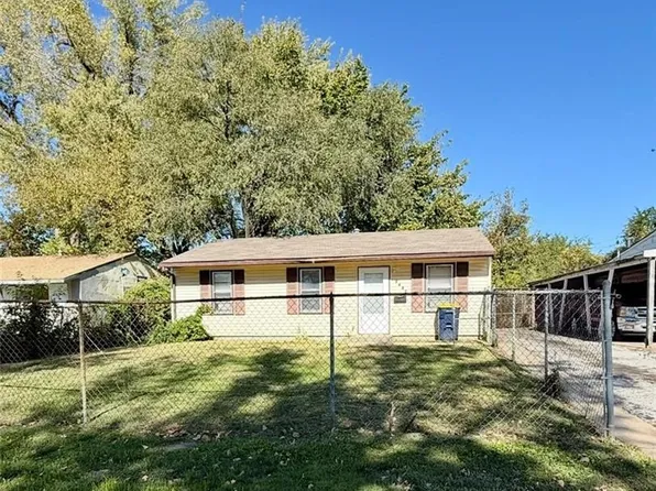 5622 E 39th St, Kansas City, MO 64128