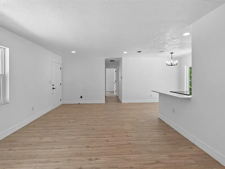 2240 Conway Dr — Photo 18