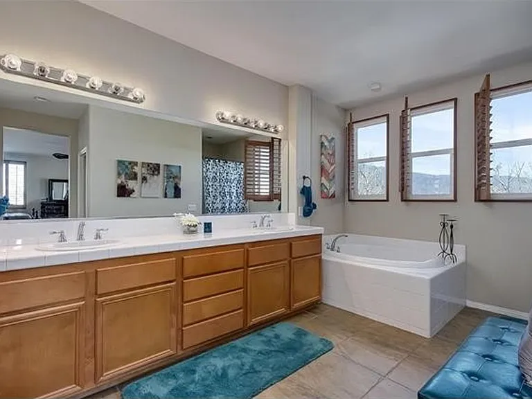 24967 Cliffrose St — Photo 13