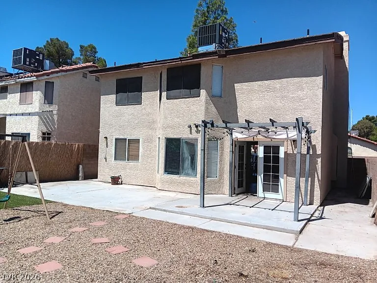 121 Logansberry Ln — Photo 33