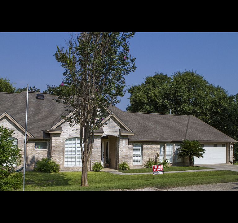 1st image of 105 Karm St