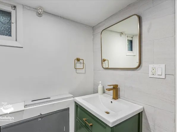 116-33 Union Turnpike image 34 of 40