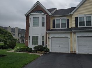 206 Holly Hill Ct, Warminster, PA 18974