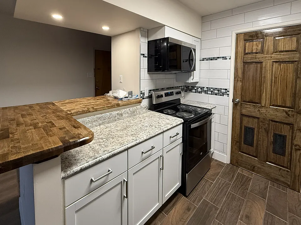 Colonial Oaks Apartments