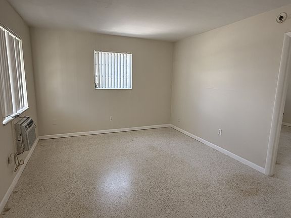 4th image of 1502 N Federal Hwy #11400419