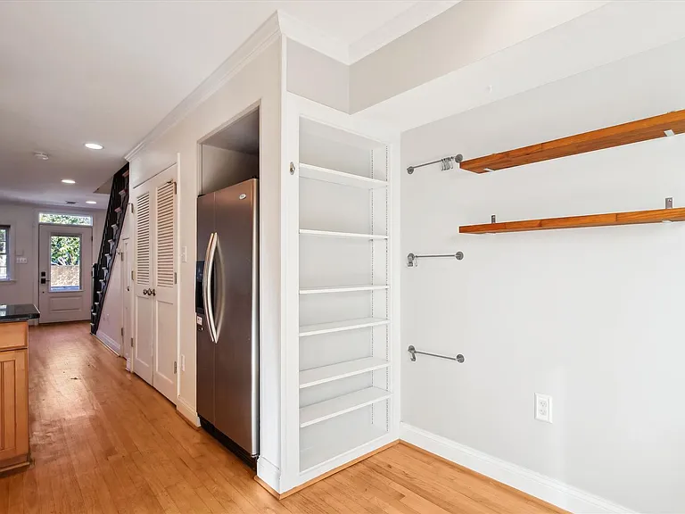 1533 A St NE — Photo 8