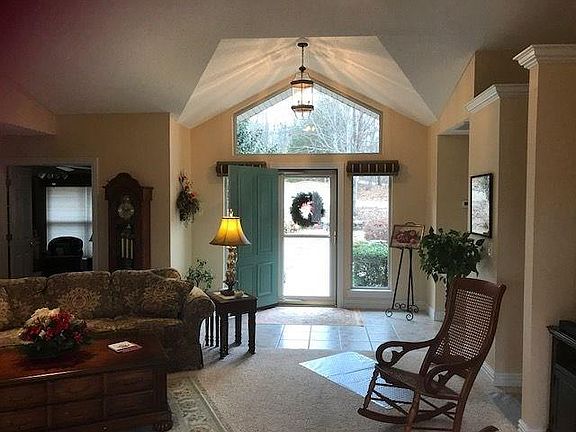 3rd image of 16 Fryer Ln