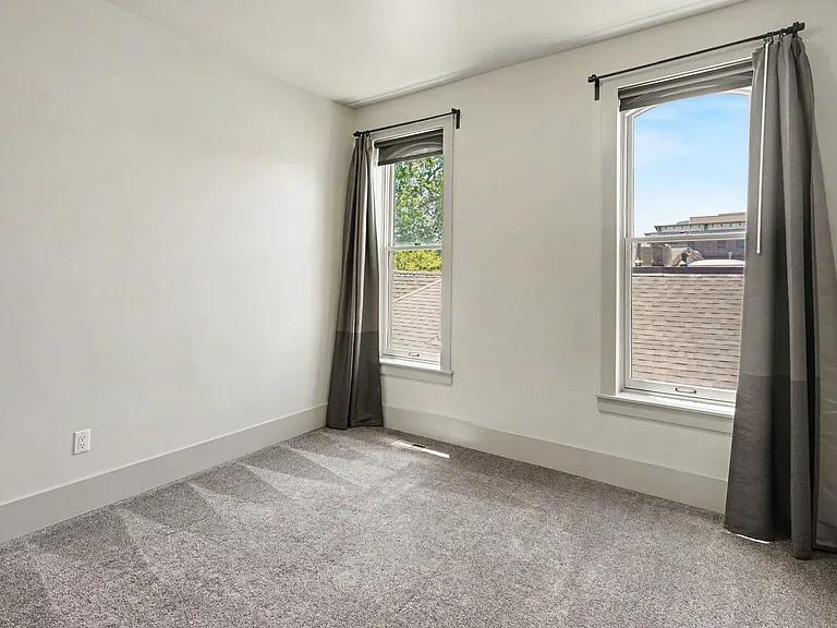 2531 Curtis St #2 — Photo 8