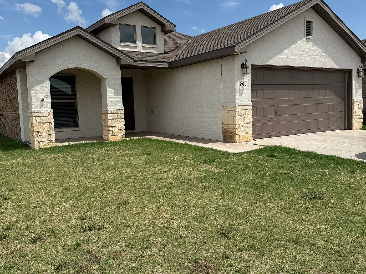 3 bed, 1474 sqft, $1,700 — Photo 1