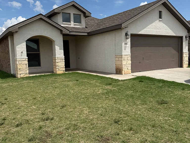 2901 Urbana Ave — Photo 1
