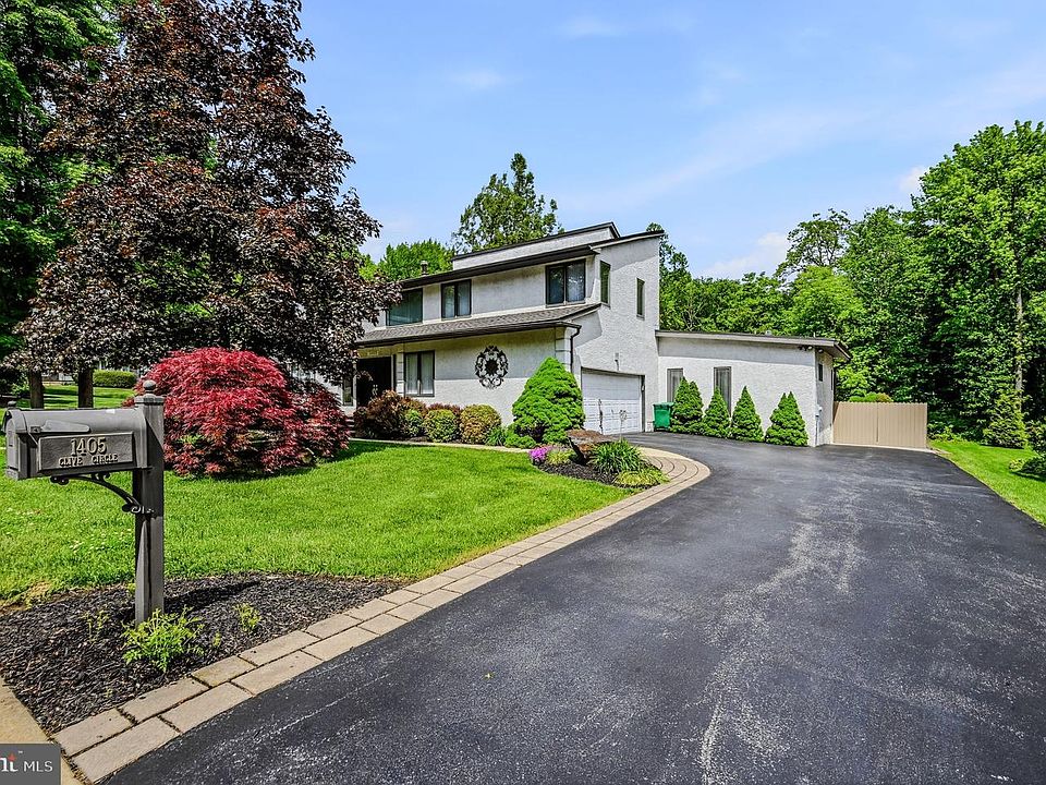 1st image of 1405 Clive Cir