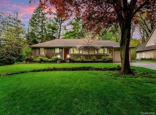 354 Eileen Dr, Bloomfield Hills, MI 48302