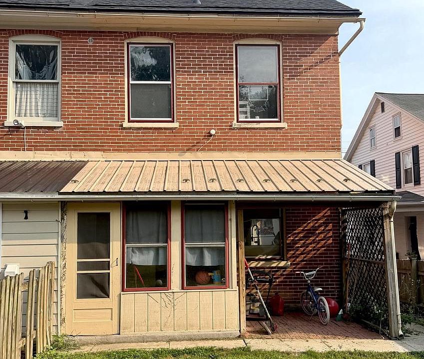 2nd image of 22 Miller St