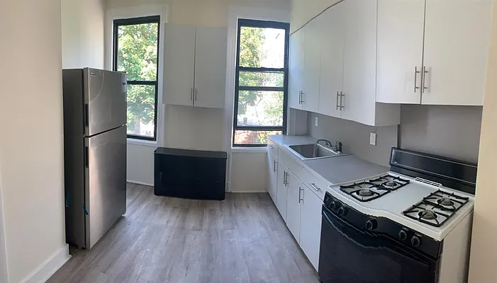 Rented by EZ Sell Realty | media 2