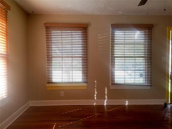 4th image of 1315 Justin Ln #A