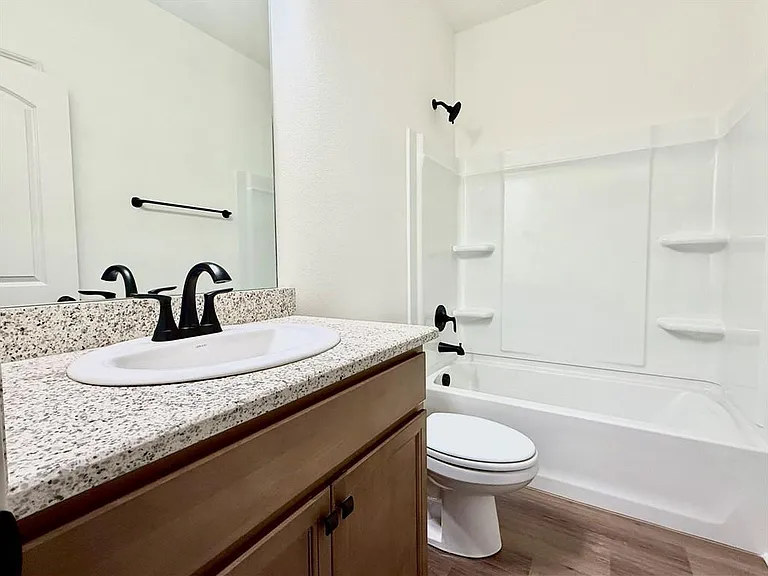 44236 Joe Louis Dr — Photo 13