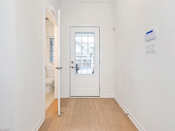 3rd image of 15 Linden Park Ln