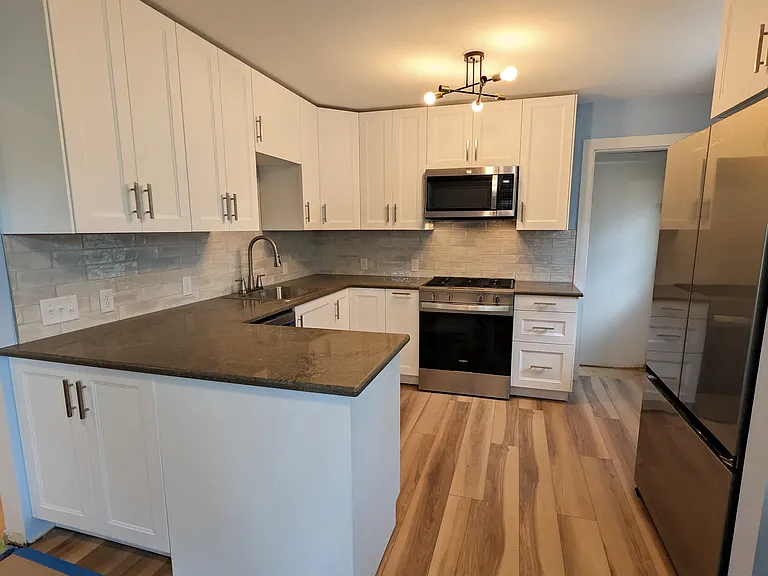 1417 Jersey Ave S — Photo 2