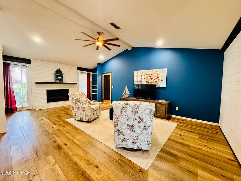 916 Cobia Dr — Photo 6