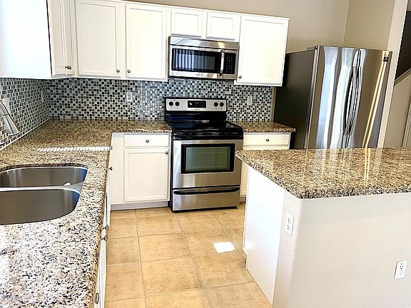3rd image of 18512 W Douglas Way