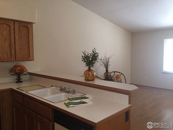3rd image of 2517 49th Ave Unit 3