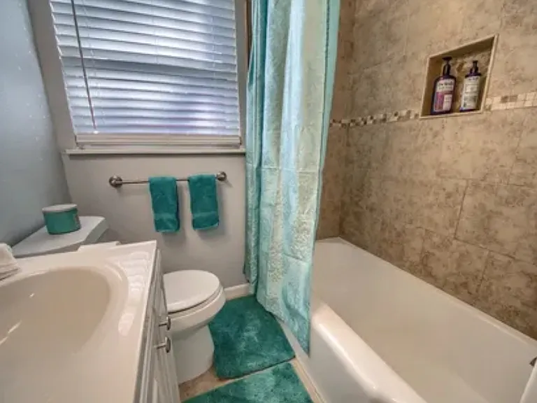 138 Norfolk Pl — Photo 17