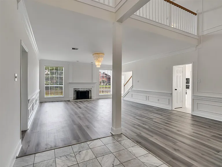 1127 Gloria Ct — Photo 12