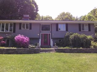 36 Carol Dr, Uncasville, CT 06382