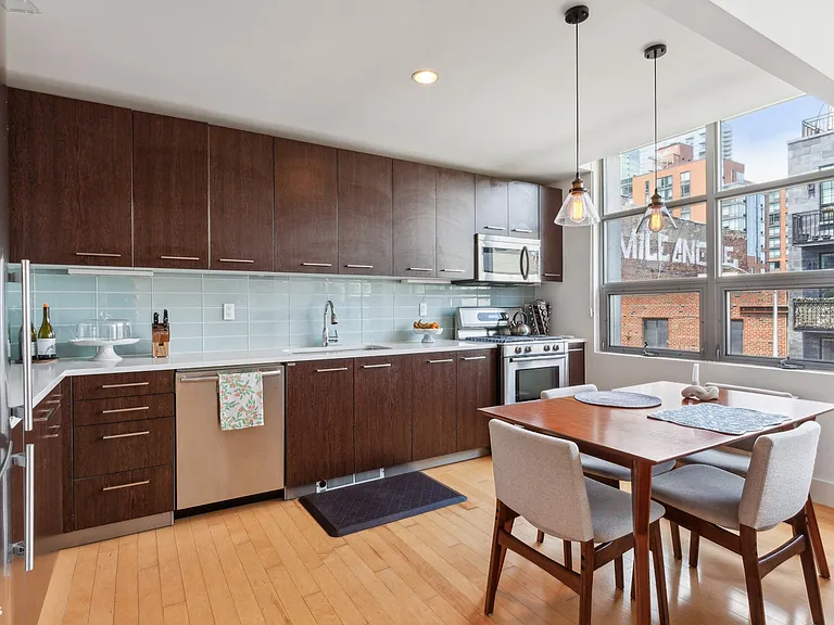 526 47th Rd #3B — Photo 4