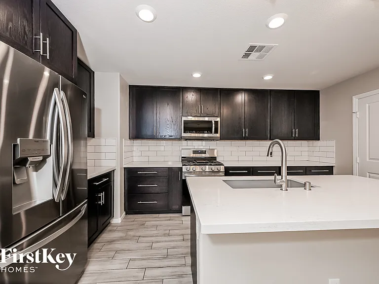 11051 Camden Bay St — Photo 6