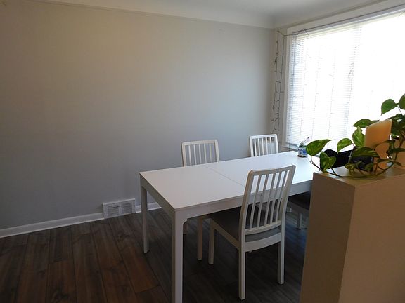 3rd image of 23546 Glenbrook Ave #1