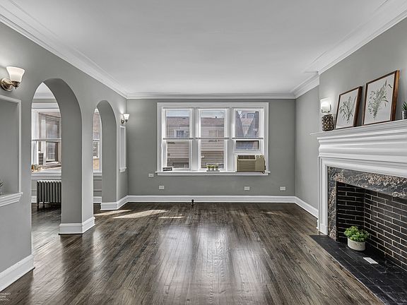 3rd image of 1726 W Estes Ave APT 1N