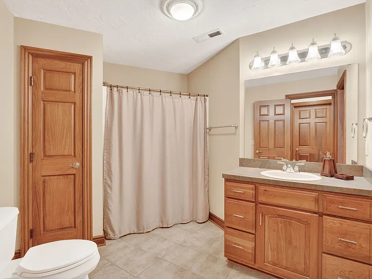 29998 Hilliard Blvd — Photo 17