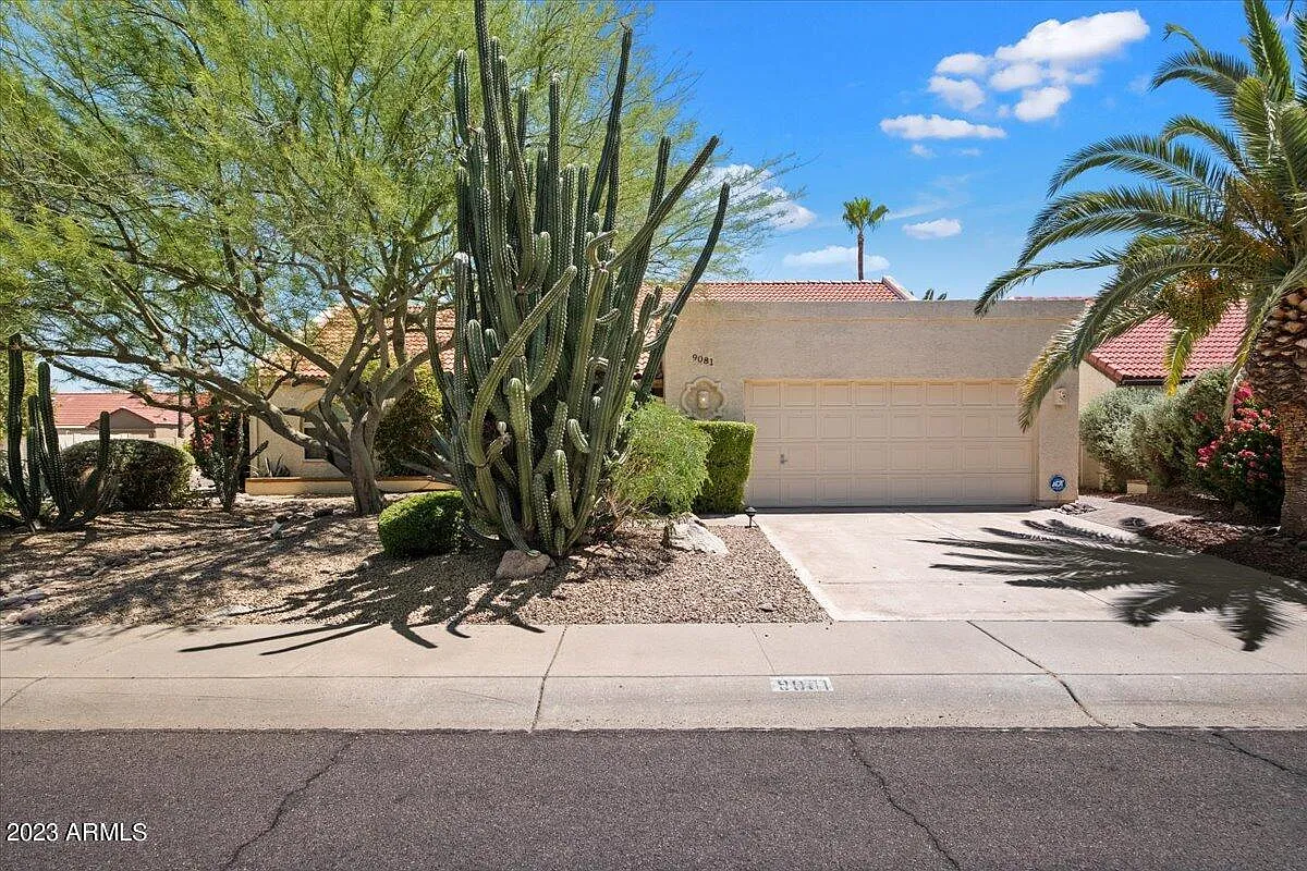 3 bed, 2.0 bath, 1736 sqft, $4,200 — Photo 2