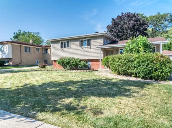 256 N Brashares Dr, Addison, IL 60101