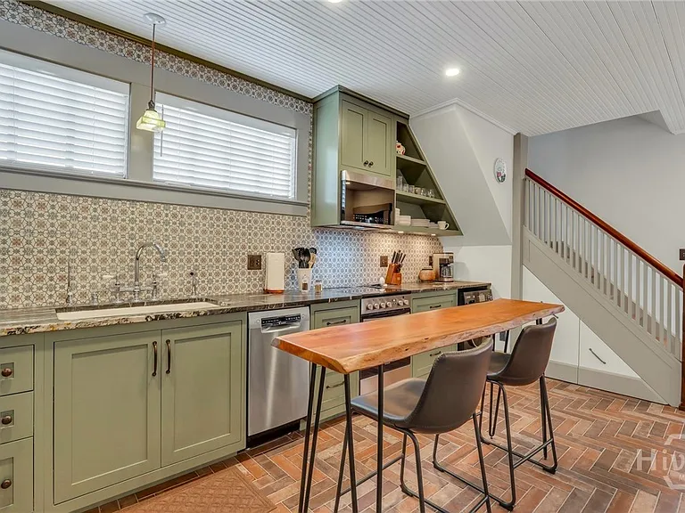 410 1/2 E Victory Dr #CARRIAGE HOUSE — Photo 10