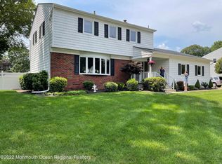 104 Pear St, Oakhurst, NJ 07755